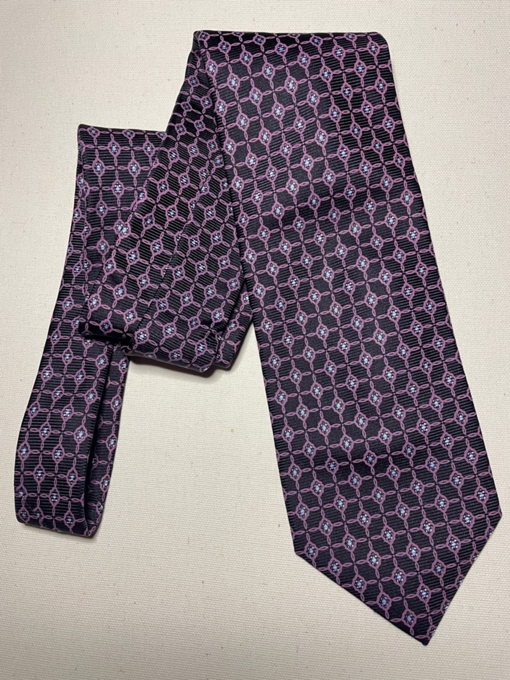 JOS.A.BANK Silk Black & Purple Geometric Pattern Office Luxury Formal Preppy Tie